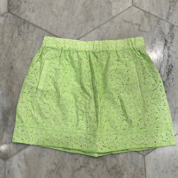 Adorable eyelet skirt with pocket - Picture 1 of 2